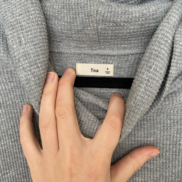 TNA Thermal Turtleneck - Picture 4 of 4